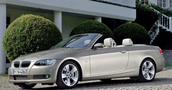 รูปภาพ บีเอ็มดับเบิลยู BMW Series 3 325i Convertible ปี 2010
