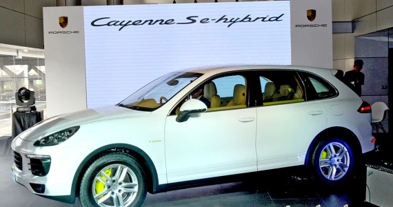 รูปภาพ ปอร์เช่ Porsche Cayenne Turbo S E-Hybrid ปี 2014