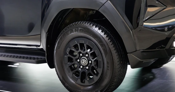 รูปภาพ โตโยต้า Toyota Hilux Travo Smart Cab Prerunner 2.8 Smart MT ปี 2025