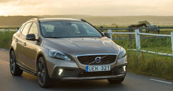 รูปภาพ วอลโว่ Volvo V40 D4 Cross Country ปี 2016