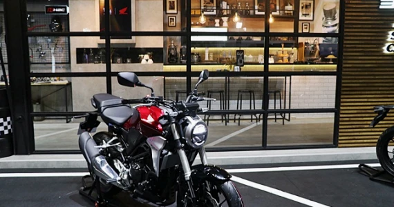 รูปภาพ ฮอนด้า Honda CB 300R MY2018 ปี 2018