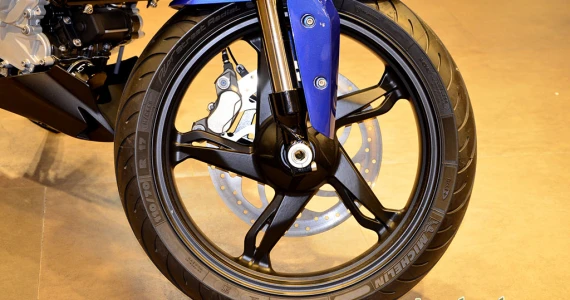 รูปภาพ บีเอ็มดับเบิลยู BMW G 310 R ปี 2015