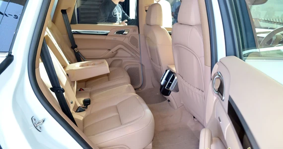 รูปภาพ ปอร์เช่ Porsche Cayenne Turbo S E-Hybrid ปี 2014