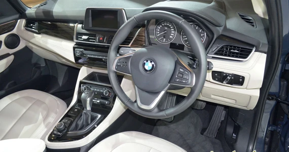 รูปภาพ บีเอ็มดับเบิลยู BMW Series 2 218i Gran Tourer Luxury ปี 2015