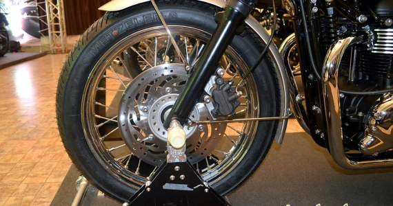 รูปภาพ ไทรอัมพ์ Triumph Bonneville T100 ปี 2015
