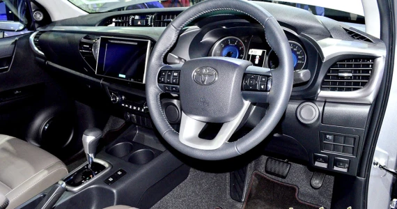 รูปภาพ โตโยต้า Toyota Revo Double Cab Prerunner 2x4 2.4G Plus AT ปี 2015