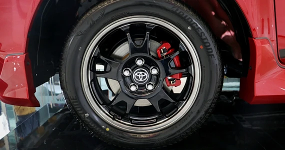 รูปภาพ โตโยต้า Toyota Revo GR Sport 2.8 AT Lo-Floor ปี 2022