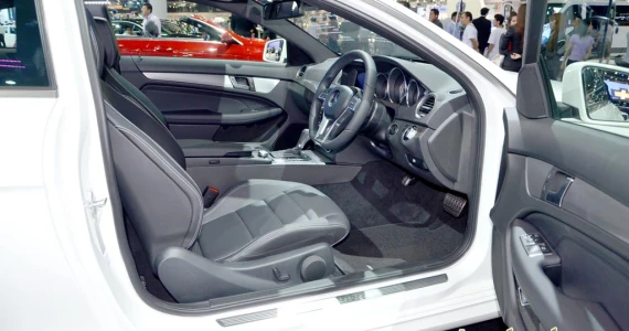 รูปภาพ เมอร์เซเดส-เบนซ์ Mercedes-benz C-Class C180 Coupe AMG Plus ปี 2012