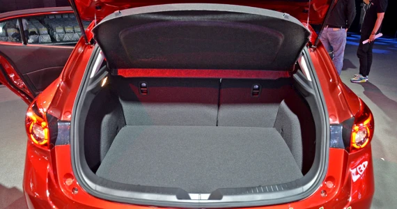 รูปภาพ มาสด้า Mazda 3 2.0 S Sports Hatchback ปี 2017