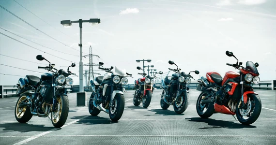 รูปภาพ ไทรอัมพ์ Triumph Speed Triple R 1050 ปี 2010