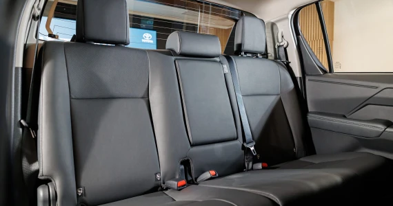 รูปภาพ โตโยต้า Toyota Hilux Travo Double Cab 4TREX 2.8 Overland AT ปี 2025