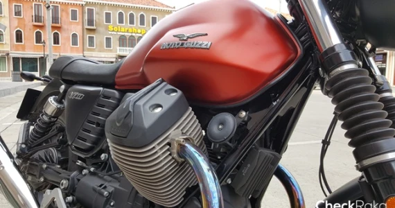 รูปภาพ โมโต กุชชี่ Moto Guzzi V7 II Stone ปี 2016