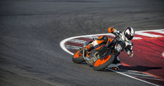 รูปภาพ เคทีเอ็ม KTM 690 Duke R ปี 2016