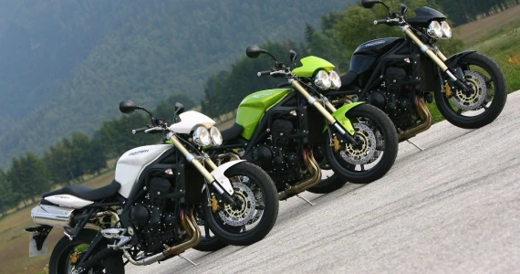 รูปภาพ ไทรอัมพ์ Triumph Speed Triple R 1050 ปี 2010