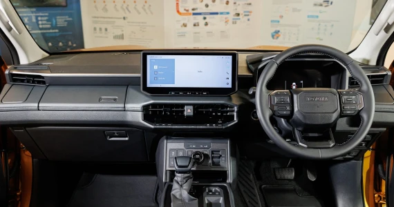 รูปภาพ โตโยต้า Toyota Hilux Travo Double Cab 4TREX 2.8 Overland Plus AT ปี 2025