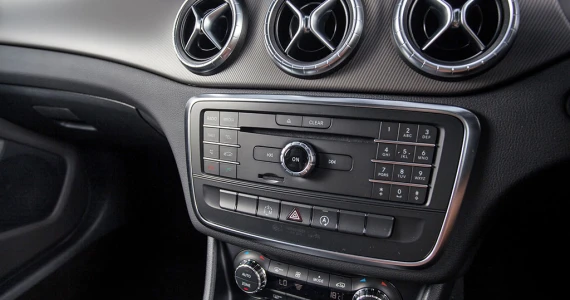 รูปภาพ เมอร์เซเดส-เบนซ์ Mercedes-benz CLA-Class CLA 200 Urban ปี 2015