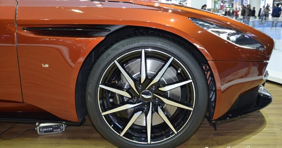 รูปภาพ แอสตัน มาร์ติน Aston Martin DB11 Coupe ปี 2016