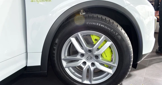รูปภาพ ปอร์เช่ Porsche Cayenne Turbo S E-Hybrid ปี 2014