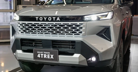 รูปภาพ โตโยต้า Toyota Hilux Travo Smart Cab 4TREX 2.8 Premium MT ปี 2025