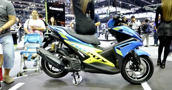 รูปภาพ ยามาฮ่า Yamaha Aerox 155 R Version MY18 ปี 2017