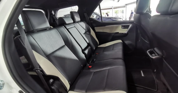 รูปภาพ โตโยต้า Toyota Fortuner 2.8 Legender AT ปี 2021