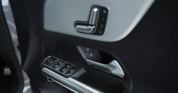 รูปภาพ เมอร์เซเดส-เบนซ์ Mercedes-benz GLA-Class GLA 200 Night Edition ปี 2025