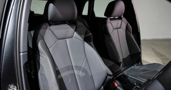 รูปภาพ อาวดี้ Audi Q3 40 TFSI quattro S Line Black Edition ปี 2021