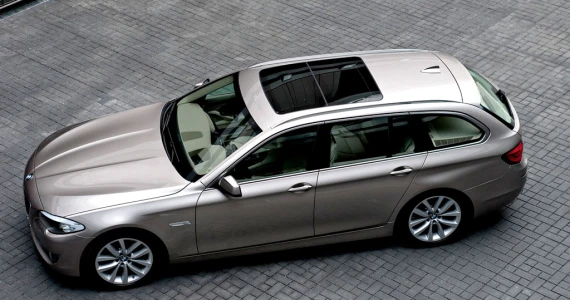 รูปภาพ บีเอ็มดับเบิลยู BMW Series 5 520d Touring Sport ปี 2011