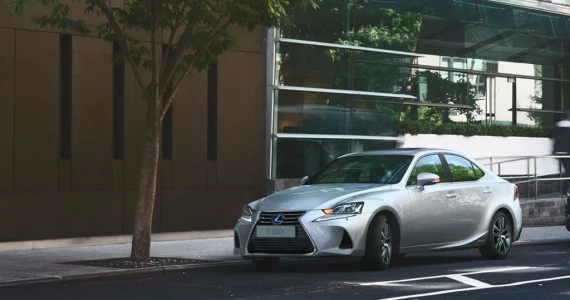 รูปภาพ เลกซัส Lexus IS 300h Premium ปี 2017