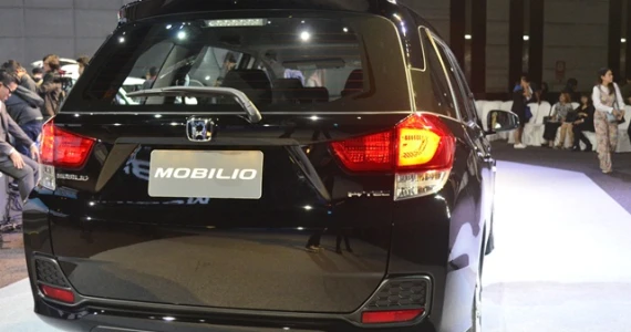 รูปภาพ ฮอนด้า Honda Mobilio S AT 5 Seat ปี 2017