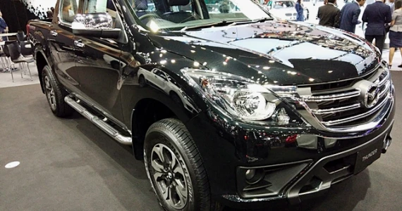 รูปภาพ มาสด้า Mazda BT-50 PRO DoubleCab 2.2 Hi-Racer ABS AT/Leather ปี 2017