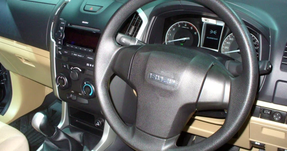 รูปภาพ อีซูซุ Isuzu D-MAX Cab 4 2.5 S ปี 2011
