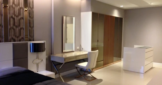 รูปภาพ เดอะ ครีเอเทียร์ (The Creatier)