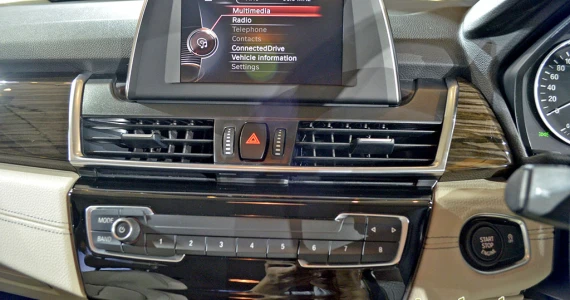 รูปภาพ บีเอ็มดับเบิลยู BMW Series 2 218i Gran Tourer Luxury ปี 2015