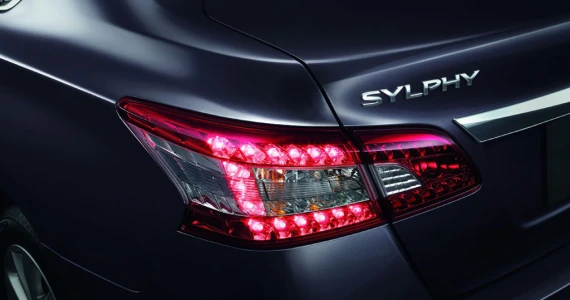 รูปภาพ นิสสัน Nissan Sylphy 1.8 V Navi CVT ปี 2012