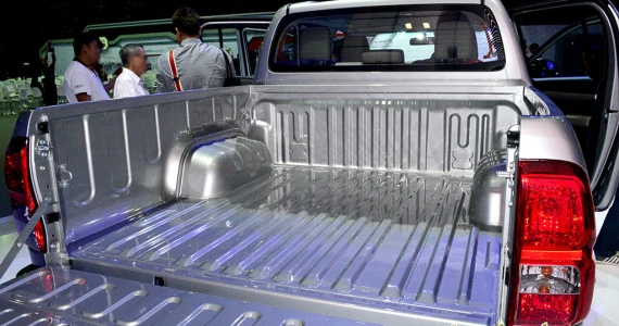 รูปภาพ โตโยต้า Toyota Revo Double Cab Prerunner 2x4 2.4G Plus AT ปี 2015
