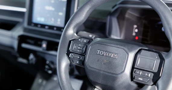 รูปภาพ โตโยต้า Toyota Hilux Travo Double Cab Prerunner 2.8 Smart MT ปี 2025