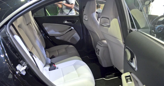 รูปภาพ เมอร์เซเดส-เบนซ์ Mercedes-benz CLA-Class CLA 200 Urban ปี 2015