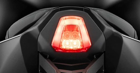 รูปภาพ ฮอนด้า Honda CB 650R E-Clutch ปี 2025