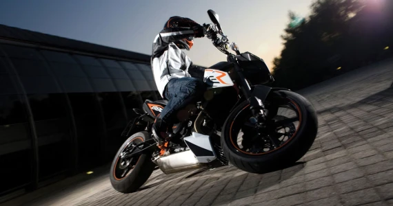 รูปภาพ เคทีเอ็ม KTM 690 Duke R ปี 2010
