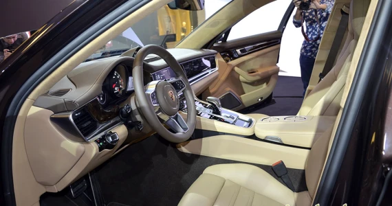 รูปภาพ ปอร์เช่ Porsche Panamera Turbo ปี 2016