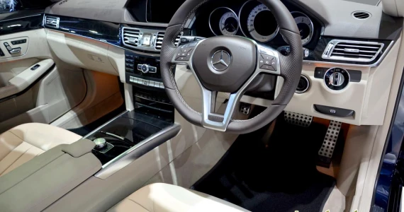 รูปภาพ เมอร์เซเดส-เบนซ์ Mercedes-benz E-Class E 300 BlueTEC Hybrid Estate AMG Dynamic ปี 2013
