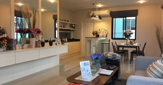 รูปภาพ เอ มัสท์ บ่อวิน (Amust Borwin)