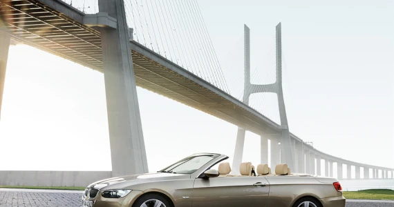 รูปภาพ บีเอ็มดับเบิลยู BMW Series 3 320i Convertible ปี 2010