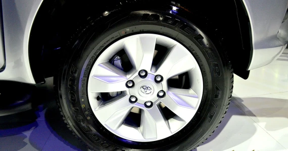 รูปภาพ โตโยต้า Toyota Revo Double Cab Prerunner 2x4 2.4G Plus AT ปี 2015