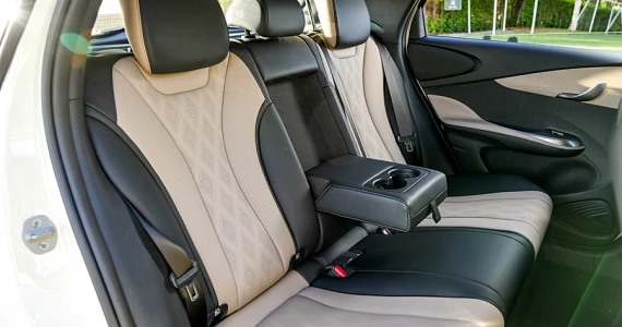 รูปภาพ บีวายดี BYD Dolphin Standard Range ปี 2023