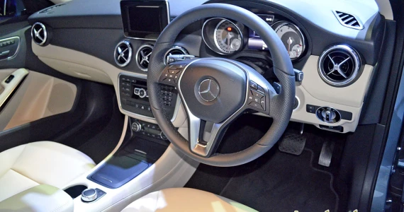 รูปภาพ เมอร์เซเดส-เบนซ์ Mercedes-benz GLA-Class GLA 200 Urban ปี 2014