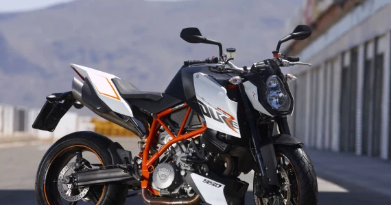 รูปภาพ เคทีเอ็ม KTM 690 Duke R ปี 2010