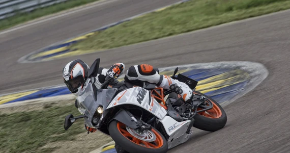 รูปภาพ เคทีเอ็ม KTM RC 390 ปี 2015