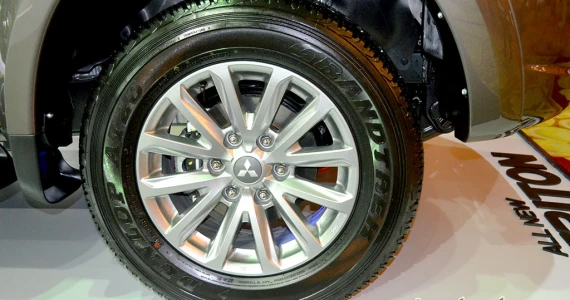 รูปภาพ มิตซูบิชิ Mitsubishi Triton Plus Double Cab 2.4 MIVEC GLS-Ltd. M/T ปี 2017